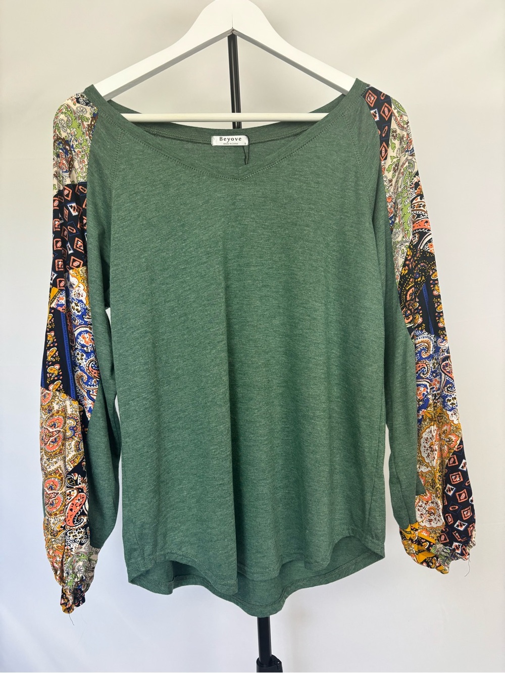 Beyove Green Long-Sleeve Knit Top with Printed Balloon SleevesNWT